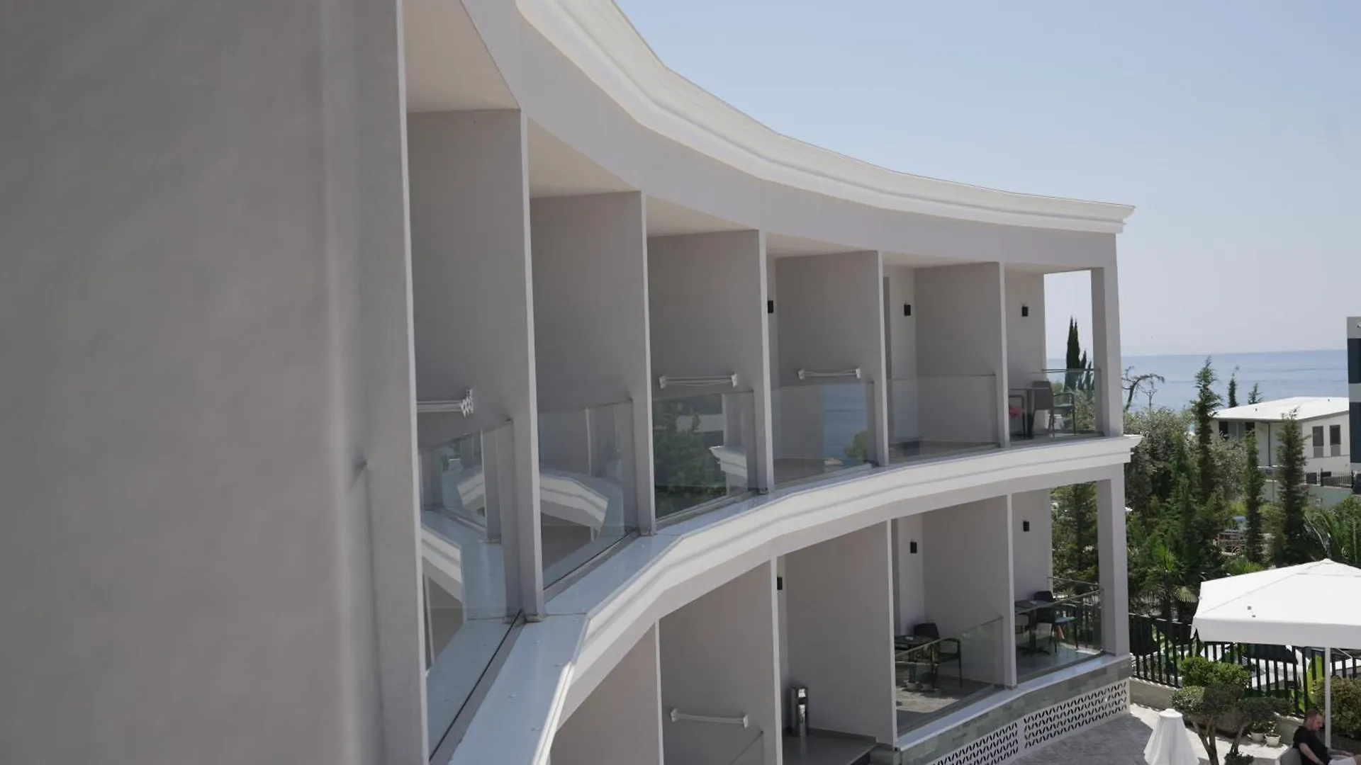 Ebbi Hotel Dhermi