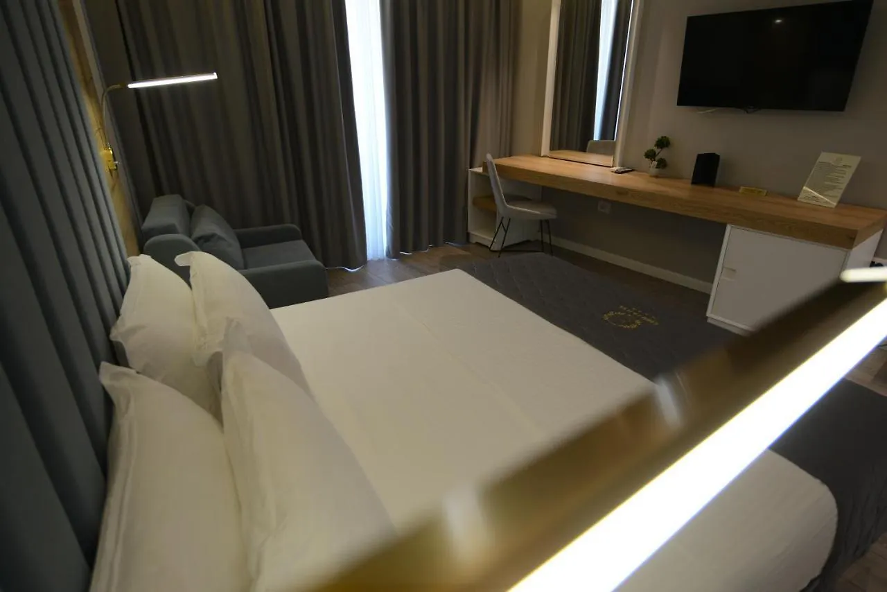Ebbi Hotel Dhërmi 0*,  Albânia