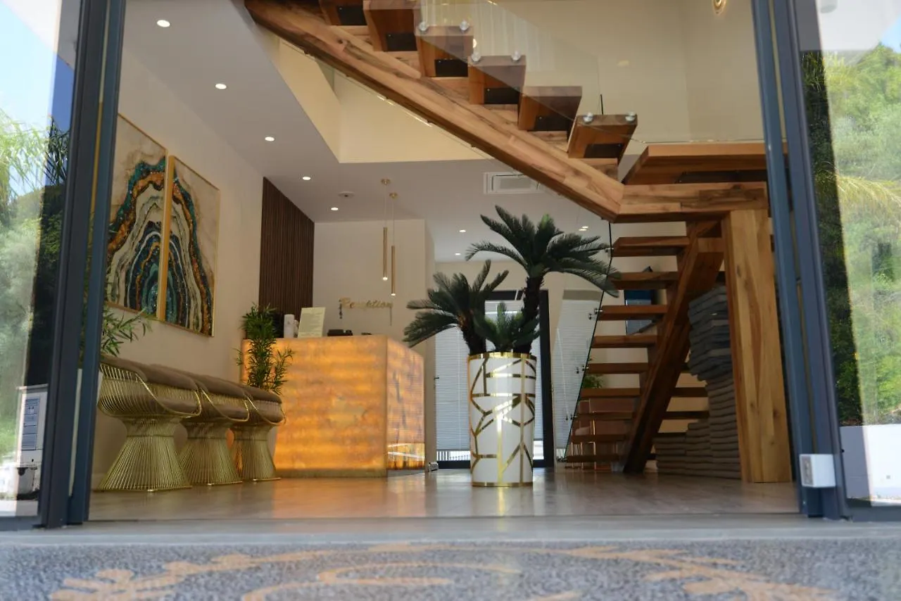 Ebbi Hotel Dhërmi Albânia