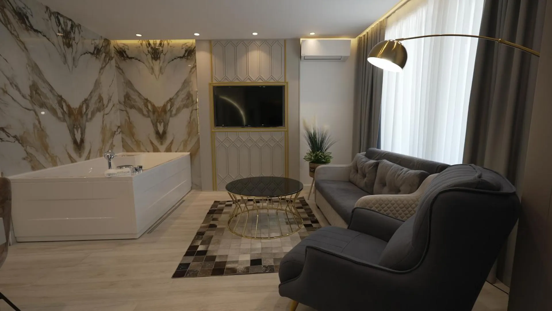Ebbi Hotel Dhërmi